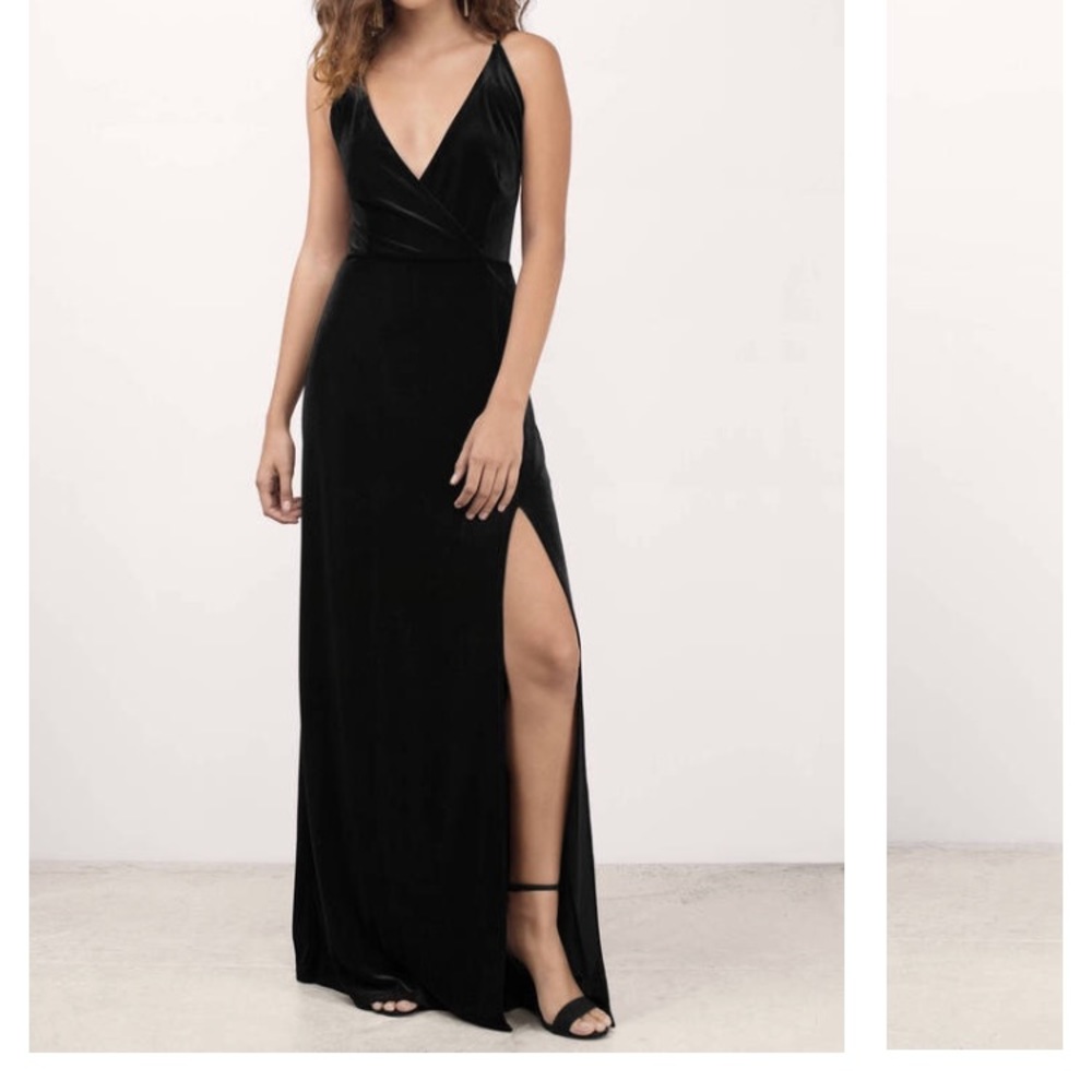 Tobi - Black Embrace Me Velvet Formal Dress
